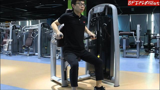 三头肌下压香蕉视频黄污